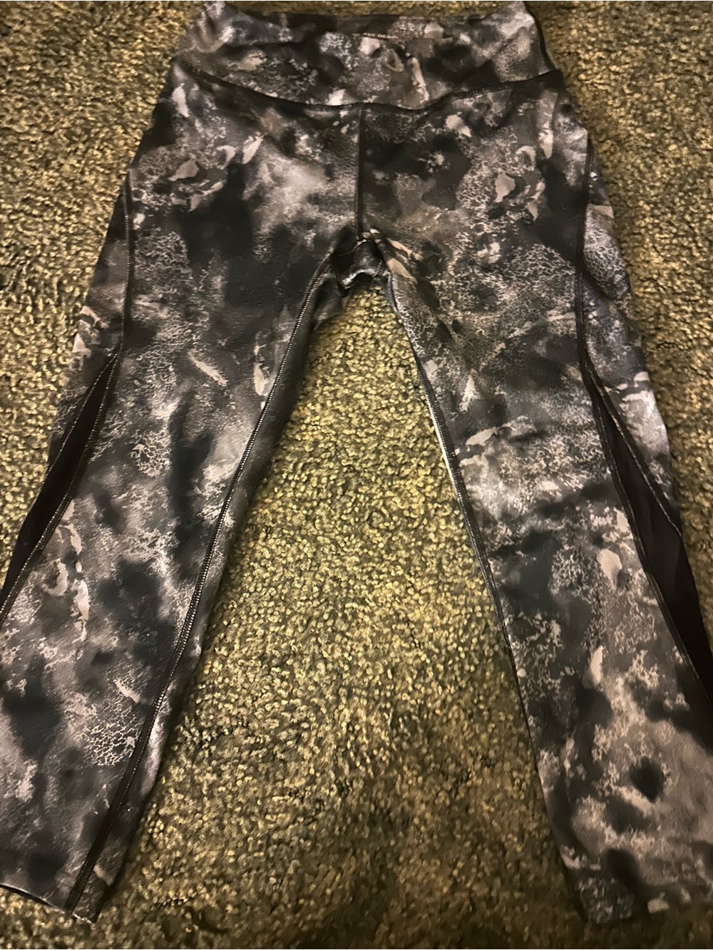tek gear Black Marble-Print Capris